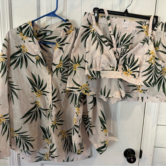 Only Other - Old navy cotton Leaf Patterned Blouse, shorts, bralette